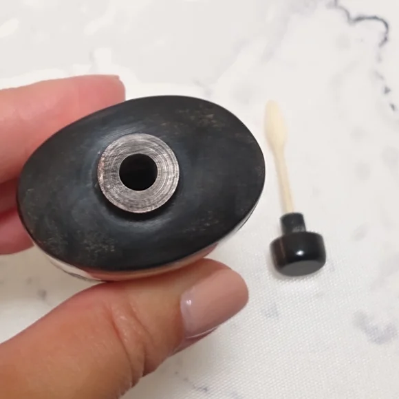 Vintage Carved Etched Snuff Bottle - Picture 6 of 8